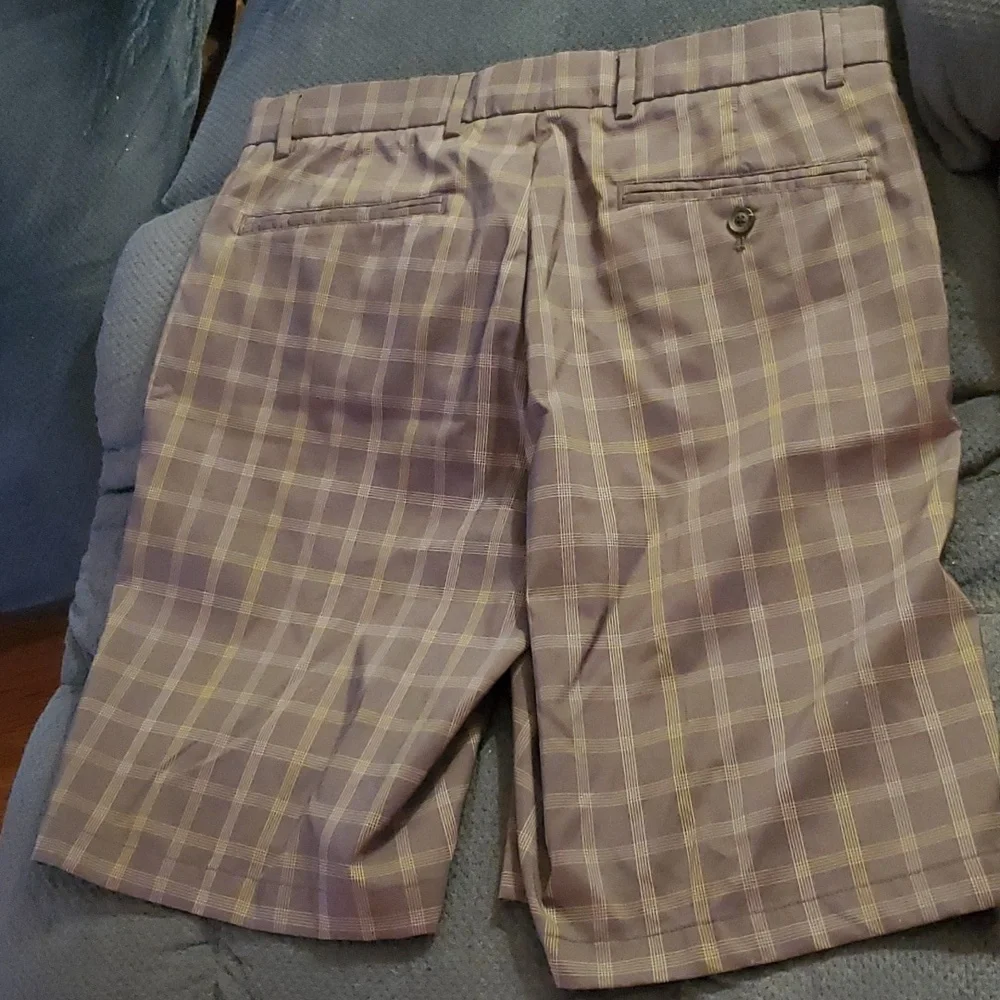 Walter Hagen men's plaid golf shorts size 34